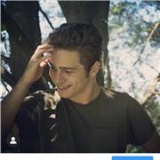 Studente universitario fornisce lezioni in storia